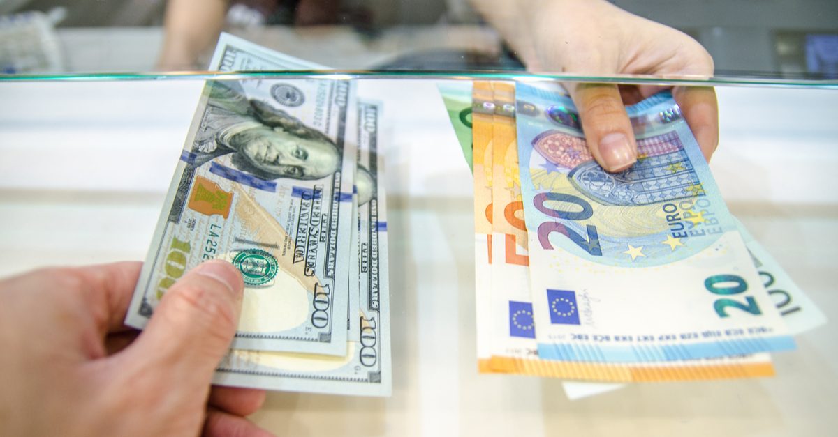 EU/RUSD: внимание на "минутки" Федрезерва