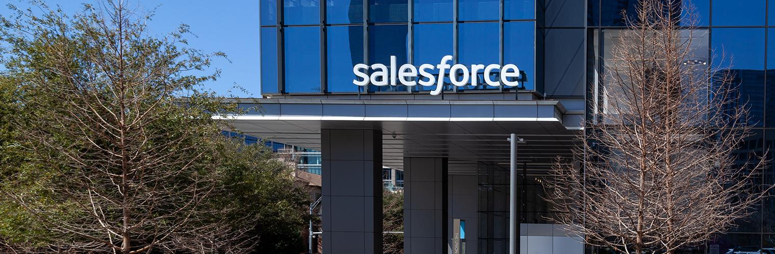 Акції Salesforce подешевшали на 8%
