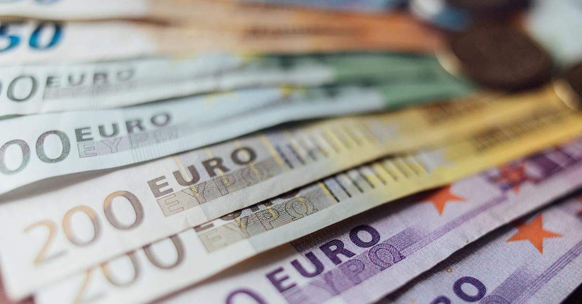 اليورو: ضعيف بسبب الإغلاق