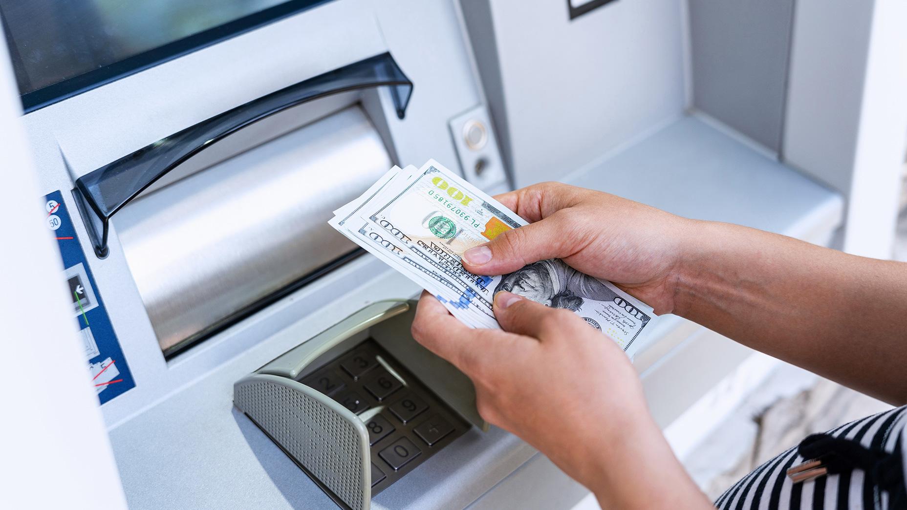 วิกฤตการณ์ในภาคการเงินส่งผลกระทบต่อผลกำไรของธนาคารสหรัฐอย่างไร